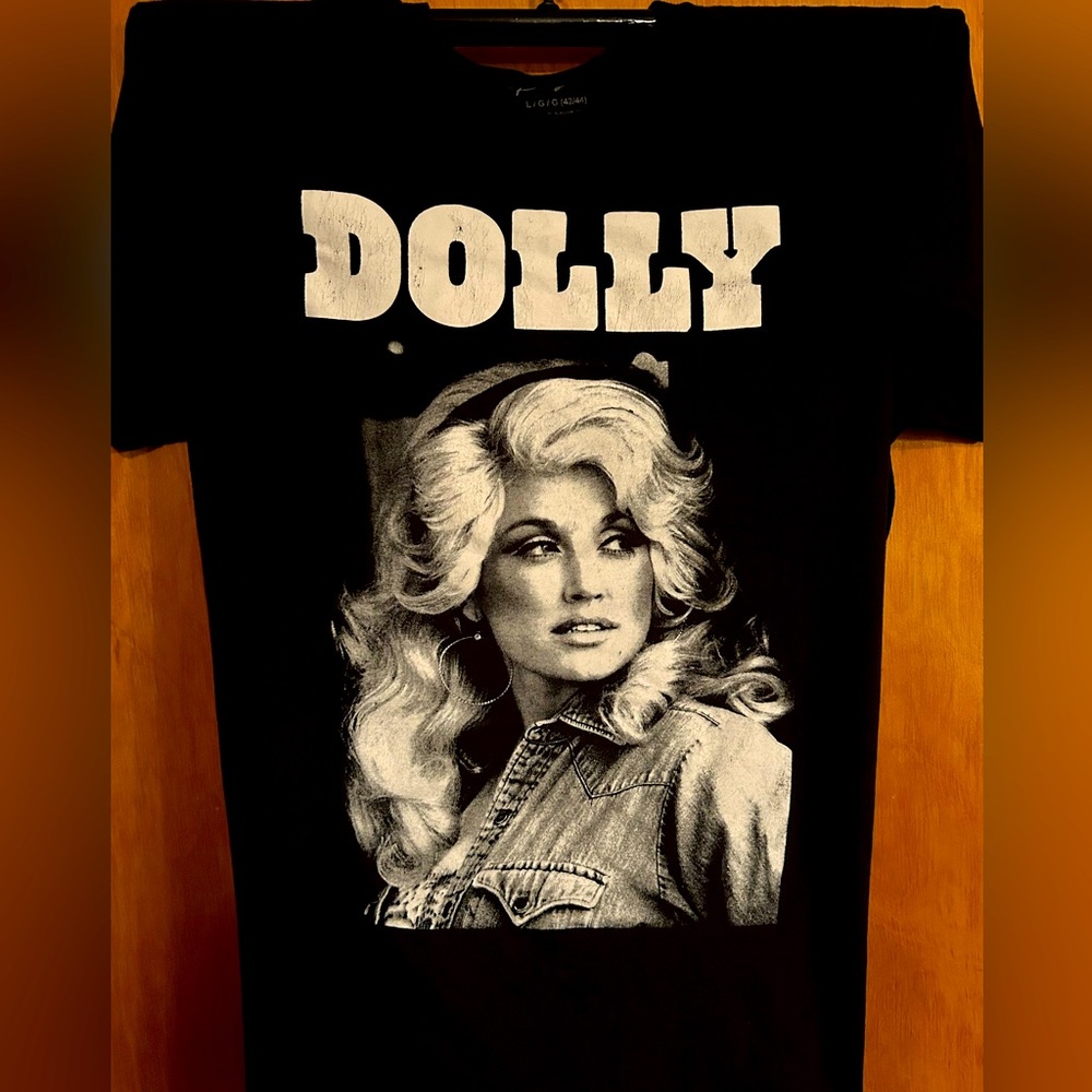 DOLLY PARDON tee - Picture 2 of 3